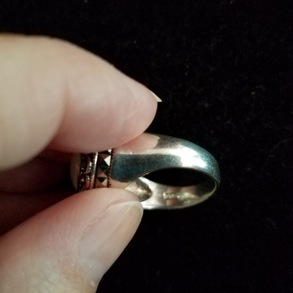 925 Mother of Pearl ring oval shape lovely setting - Picture 3 of 4